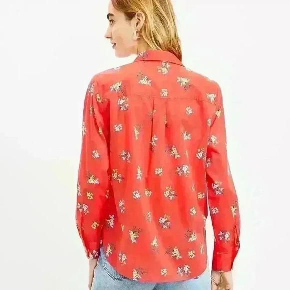 😍 NWOT 😍 Ann Taylor Loft Floral Everyday Shirt, Red, Size S - Picture 3 of 9